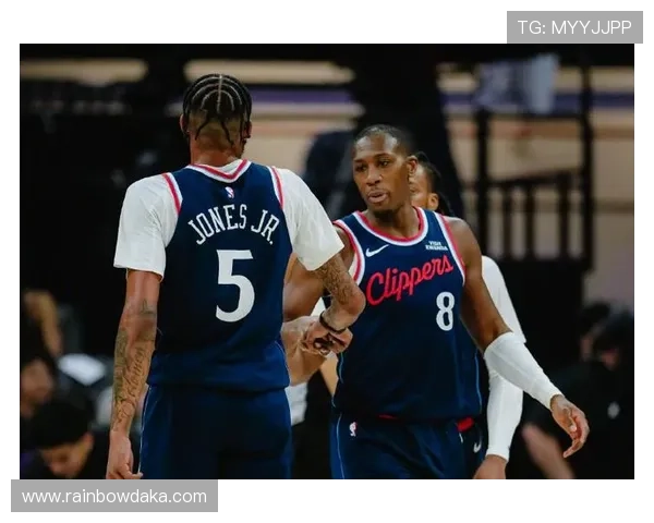 小卡54场20+快船大胜国王 德罗赞超大O